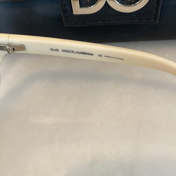 Dolce and Gabbana Sunglasses. Vintage aviator style. - Picture 8 of 9